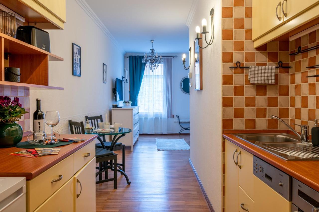 Romantic Secret Garden Apartment