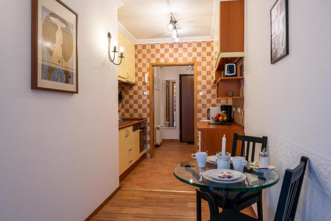 Romantic Secret Garden Apartment Budapest